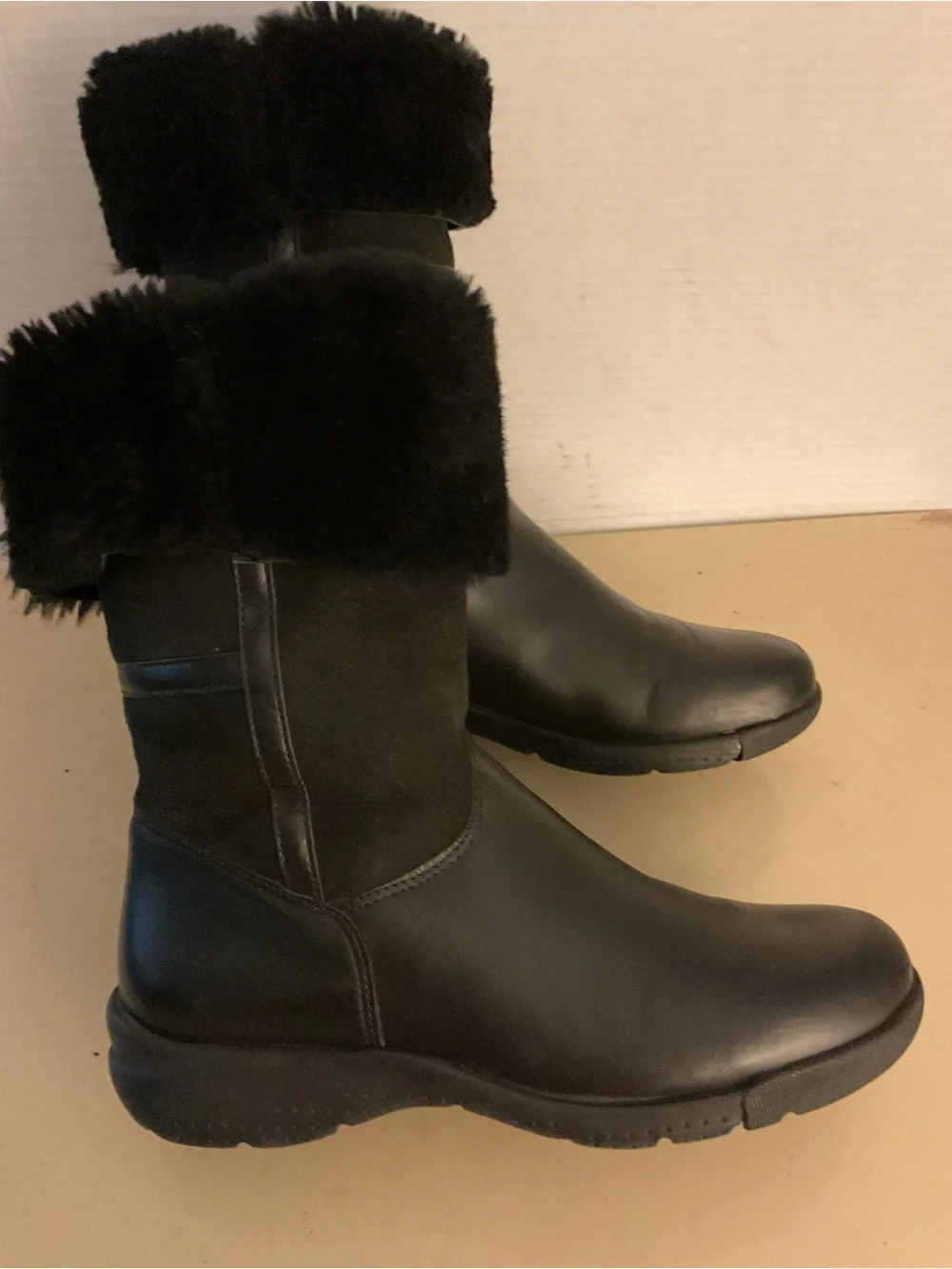 La CANADIENNE Black Suede & Leather Mid-Calf waterproof Kosmo Boots US 8